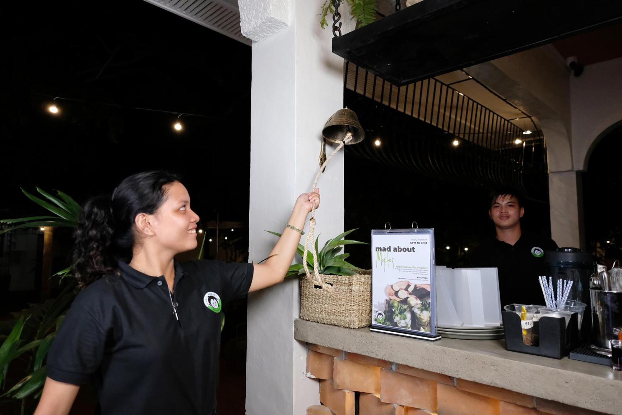Хостел Mad Monkey Dumaguete Dumaguete City Екстер'єр фото