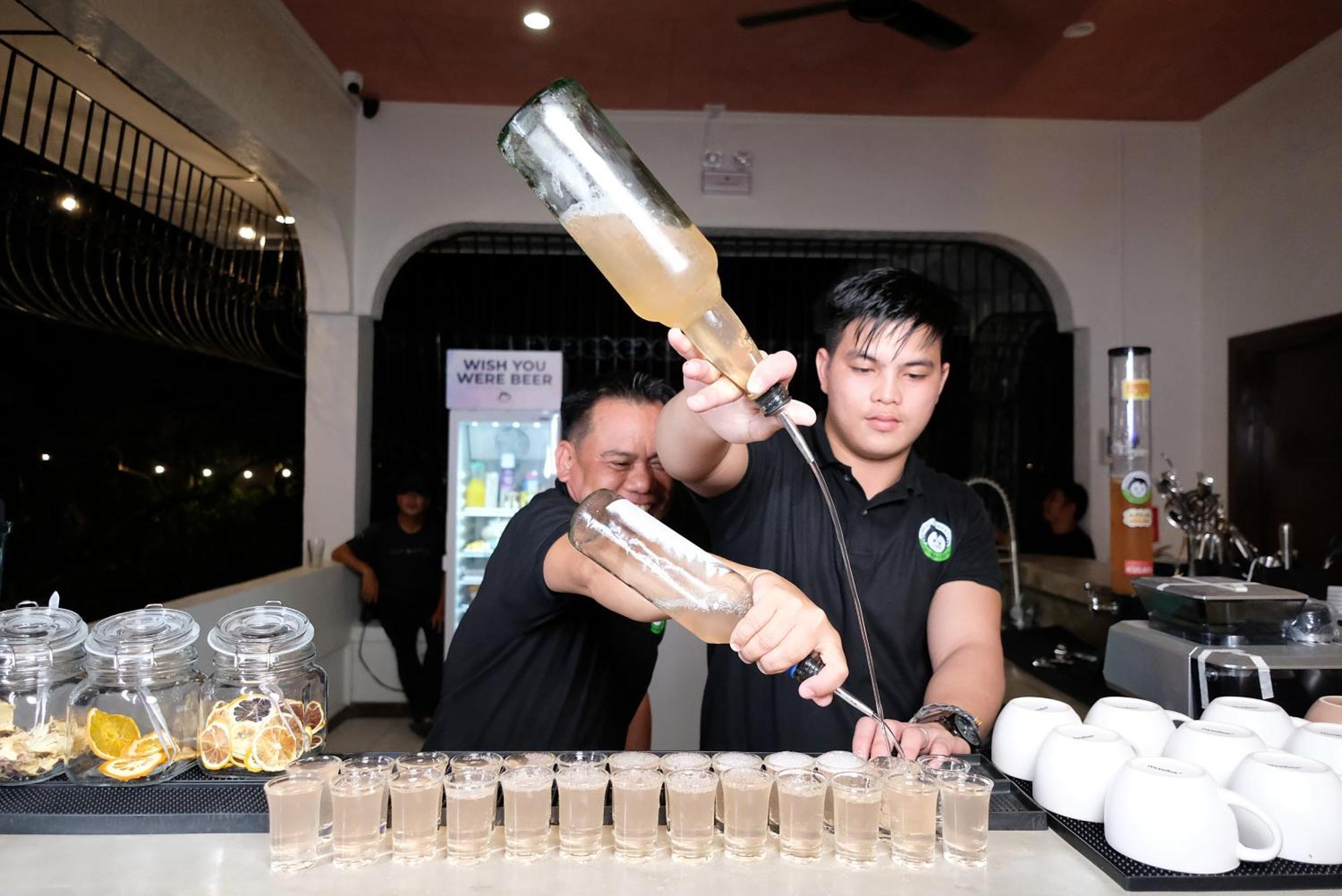 Хостел Mad Monkey Dumaguete Dumaguete City Екстер'єр фото